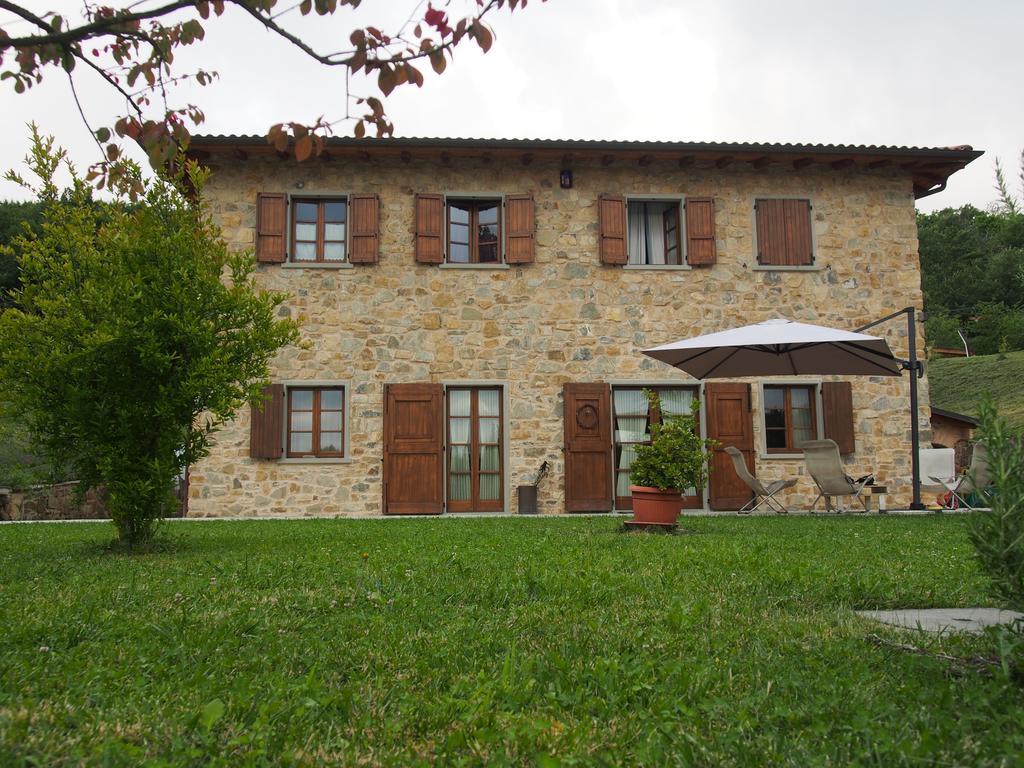 Il Giardino Di Rosmarino Acomodação com café da manhã Pontremoli Exterior foto
