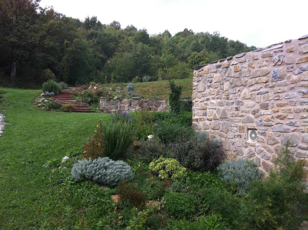 Il Giardino Di Rosmarino Acomodação com café da manhã Pontremoli Exterior foto