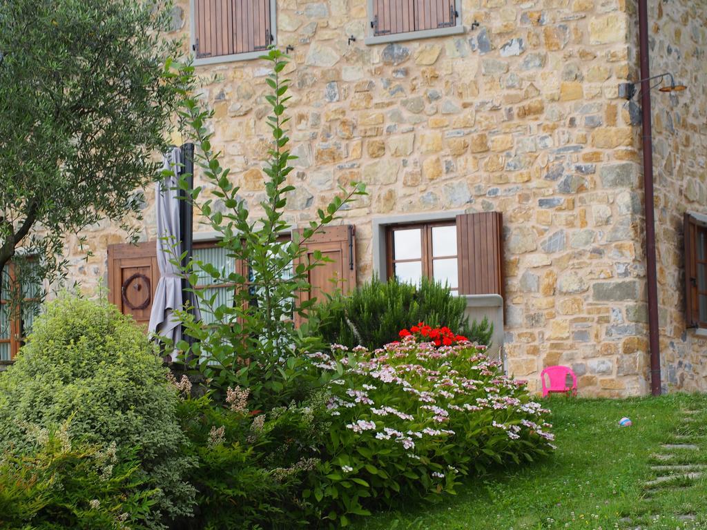 Il Giardino Di Rosmarino Acomodação com café da manhã Pontremoli Exterior foto