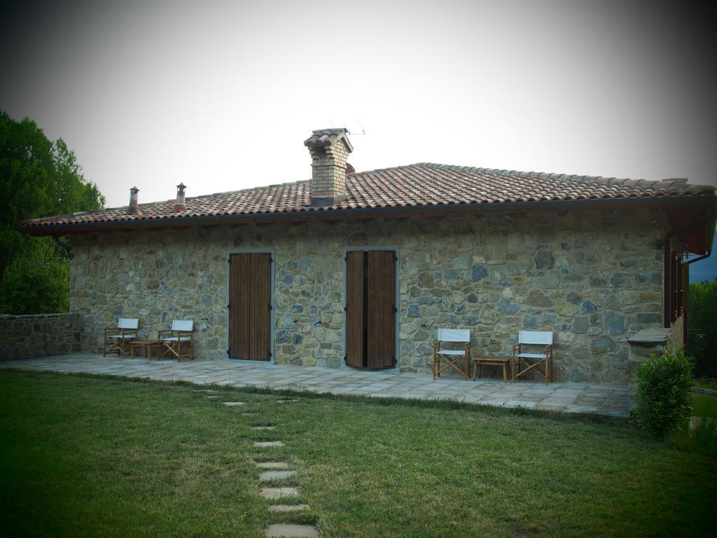 Il Giardino Di Rosmarino Acomodação com café da manhã Pontremoli Exterior foto