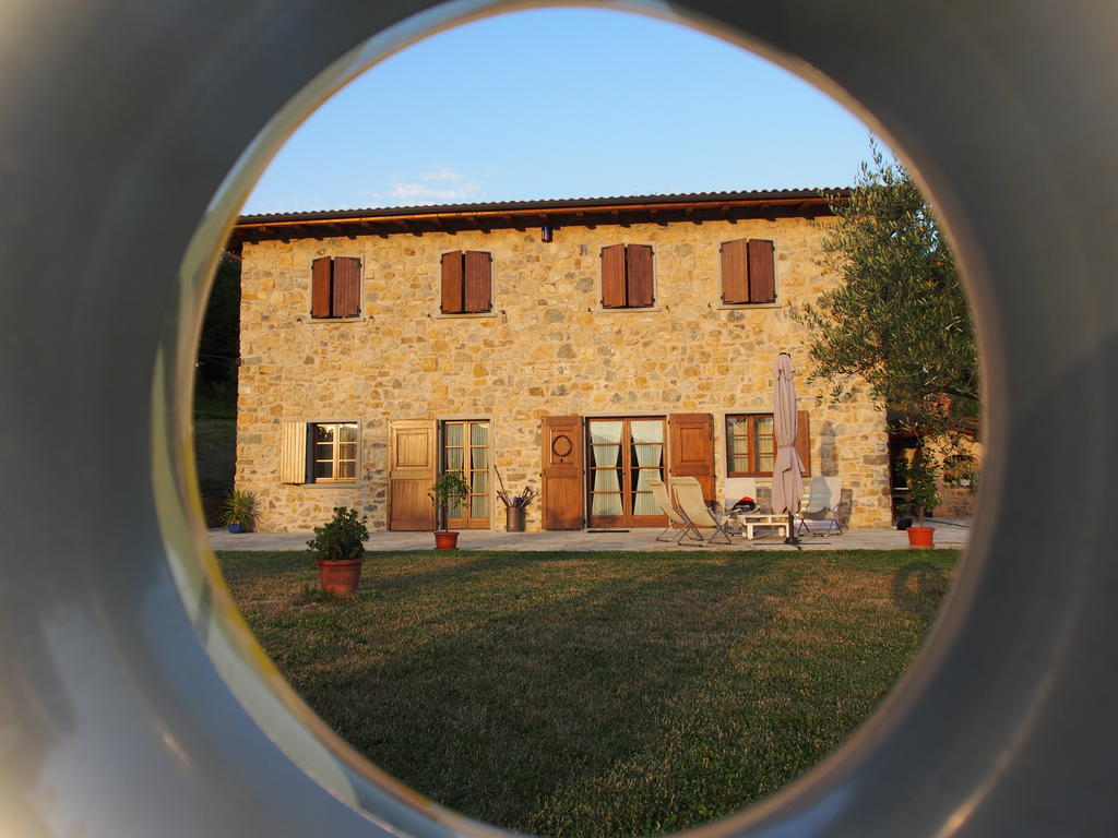 Il Giardino Di Rosmarino Acomodação com café da manhã Pontremoli Exterior foto