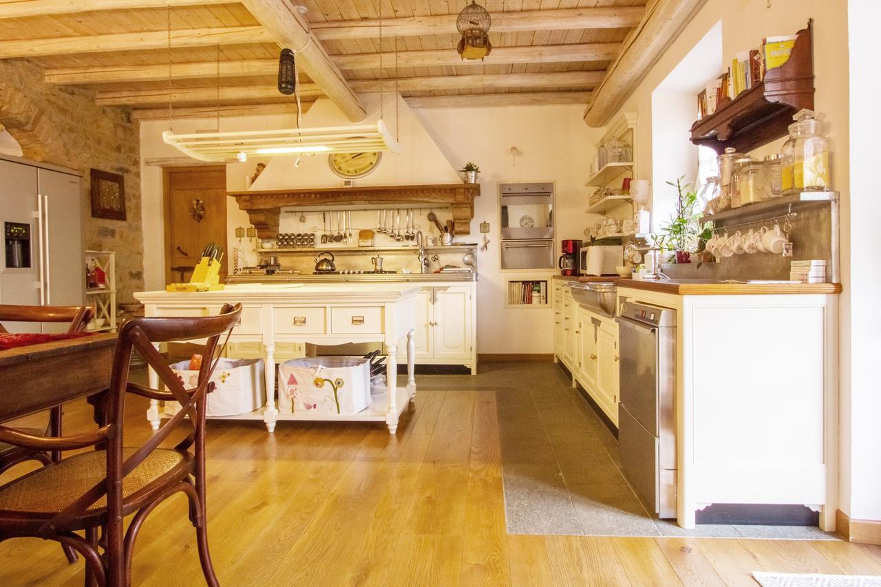 Il Giardino Di Rosmarino Acomodação com café da manhã Pontremoli Exterior foto